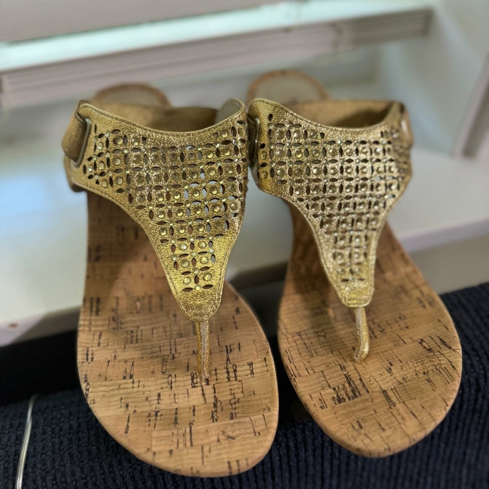 White Mountain Wedge Sandals